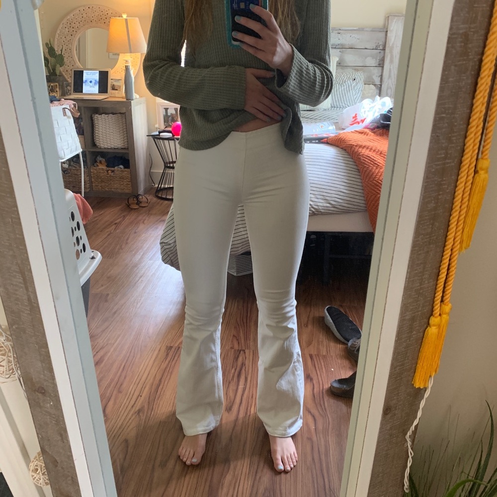Free People boot cut white denim jeans!